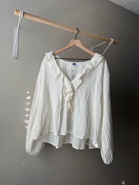 Old Navy Ivory Ruffled V-Neck Peasant Blouse
